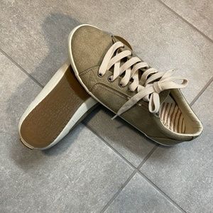 Taos Footwear "Star"